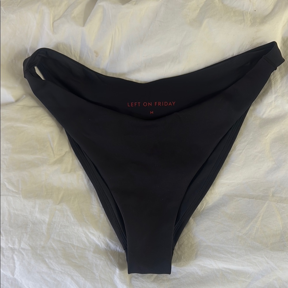 Left On Friday Dip Bottom Size Medium